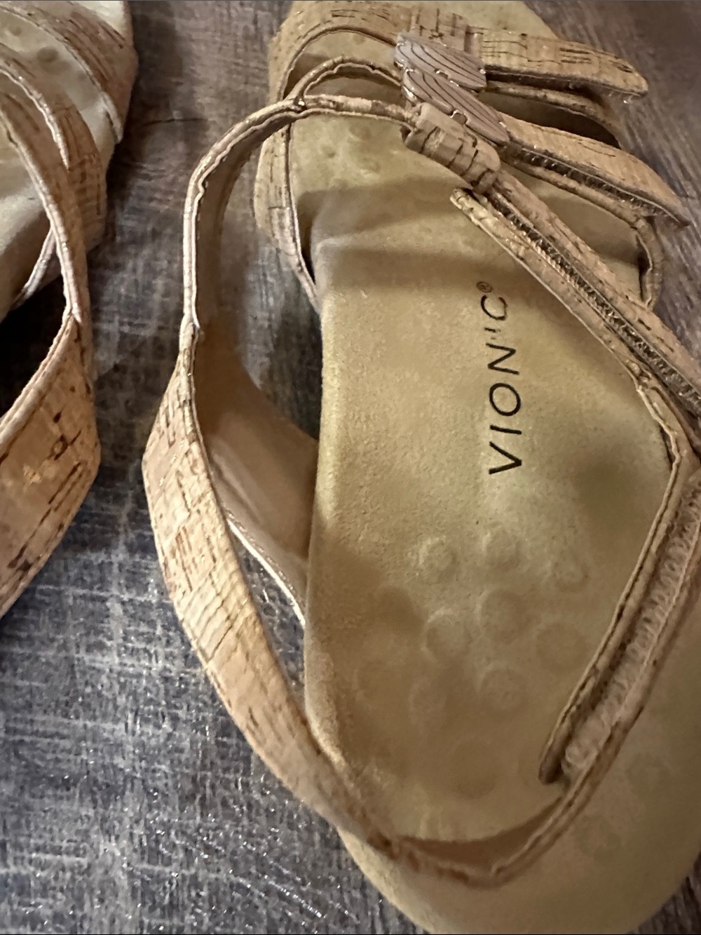 Vionic Women’s Beige Cork-Effect Triple Strap Sandals- Size 8.5 US - Picture 10 of 12